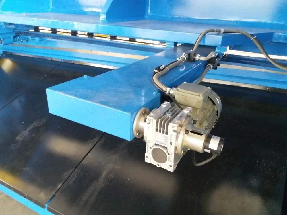 【وصية البائع】آلة قص المقصلات الهيدروليكية لقطع الألواح المعدنية CNC مقاس 320 مم #3