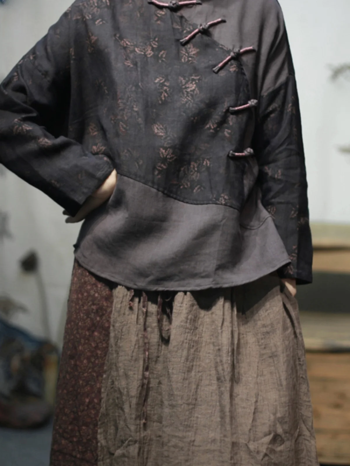 

Женское льняное платье в стиле ретро Yangyun с шелковым принтом и воротником-стойкой на пуговицах, традиционное китайское платье Long Sve Commute Faion