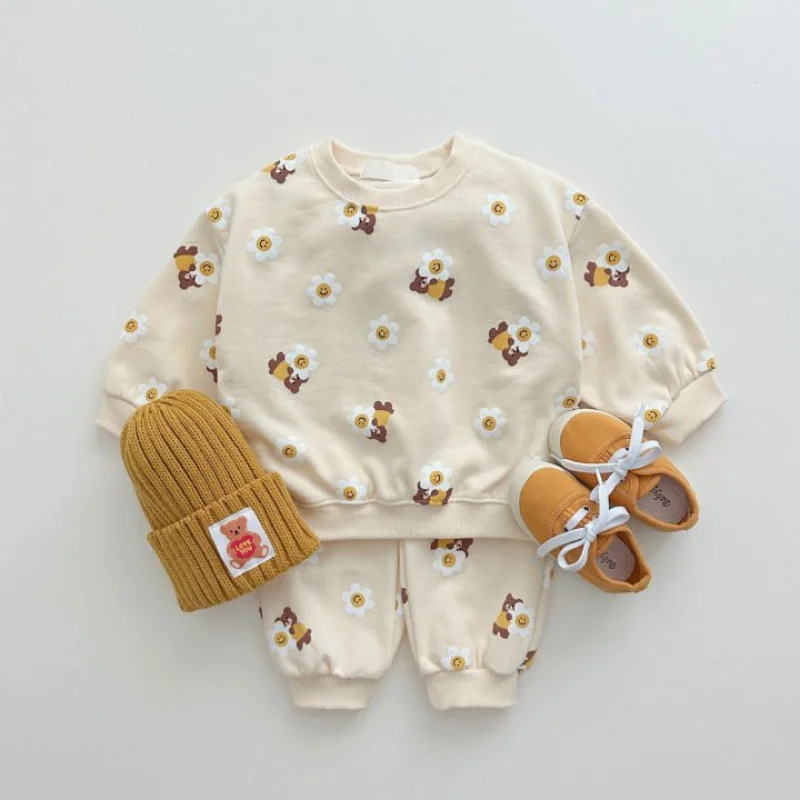 

2025Boys and Girls Spring and Autumn New Heart Print Set Infant Baby Cotton Knitted Sweatshirt Two-Piece Set Trendy