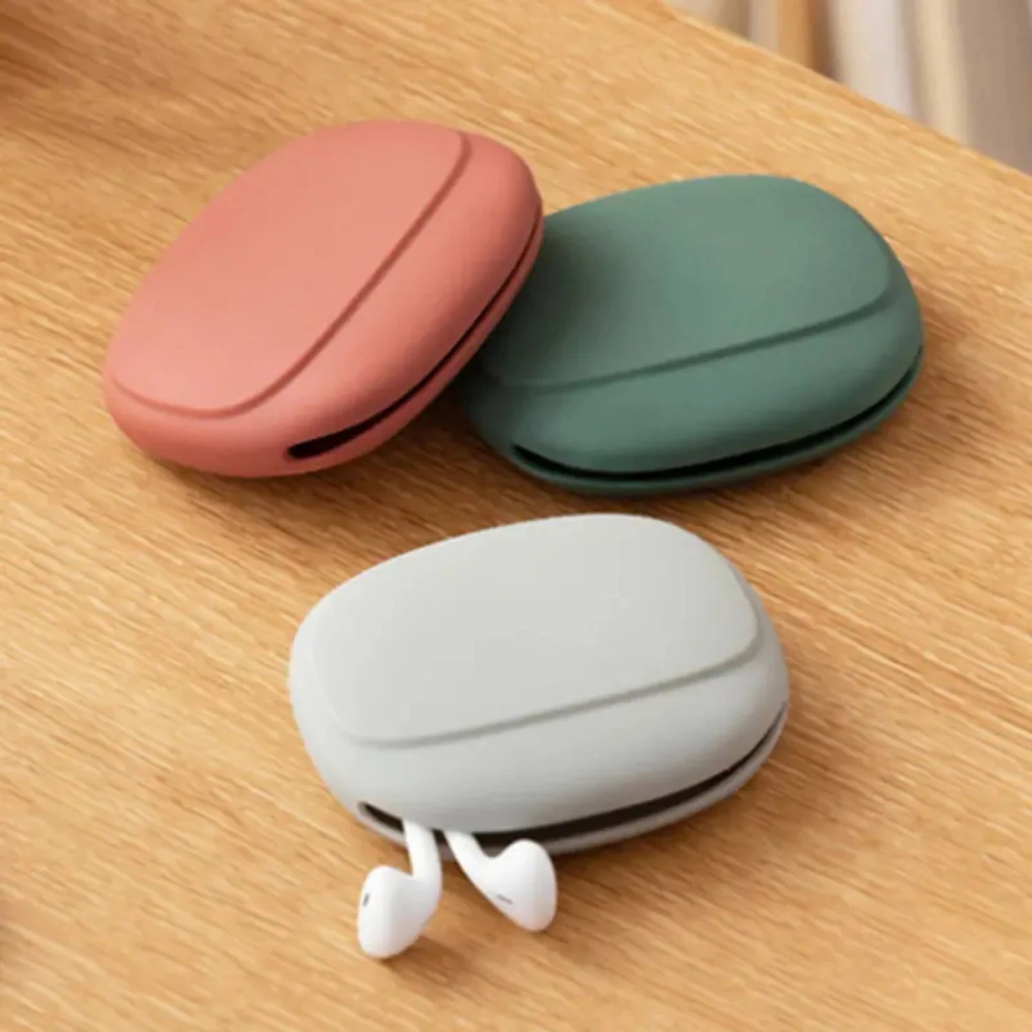 

Silicone Lightweight Headphone Storage Bag & Storage Box