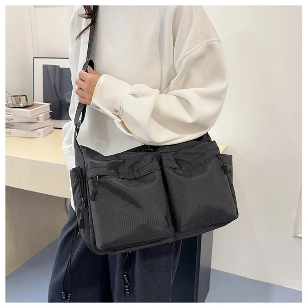 Nylon-Umhängetaschen, große Kapazität, Design mit mehreren Fächern, einzelne Schultertasche, leicht, lässiger Stil, Tragetasche mit mehreren Fächern. – Detail 7