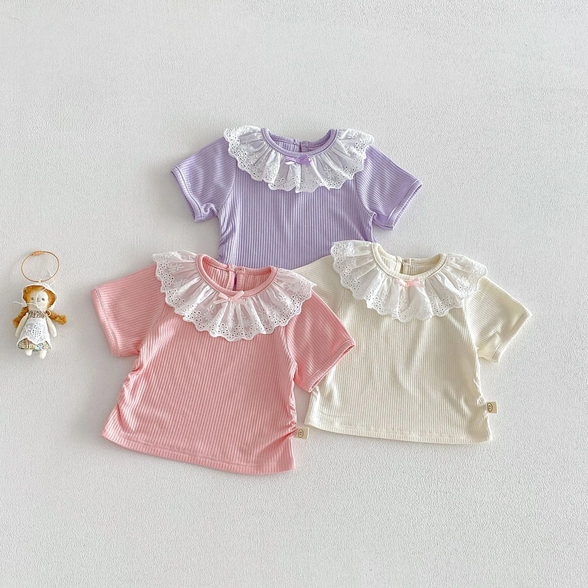 

Летняя повседневная детская футболка 2026 с бантом и кружевной отделкой, топ с коротким рукавом для девочек 6М-5Л, приятная к коже одежда