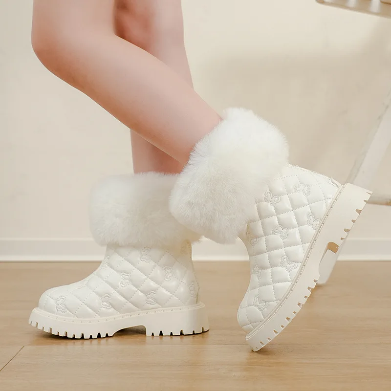 Botas de nieve para niños con piel, botas térmicas para niñas, mariposa bordada, botas cortas de moda para niños, Color sólido, invierno 2024