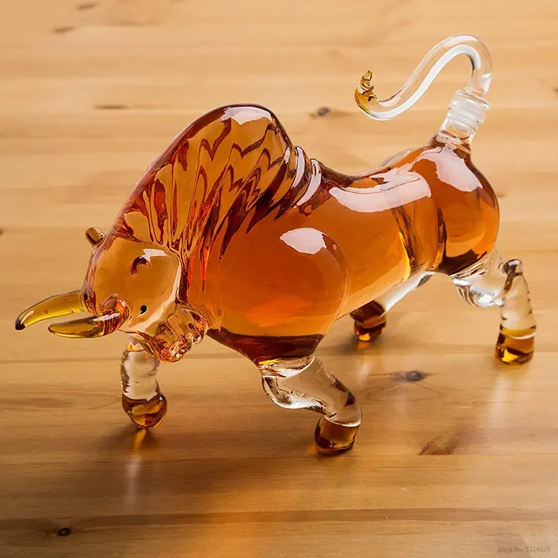 The Wine Decanter Charging Bull Liquor Decanter Made For Bourbon  Whiskey  Scotch, Rum  or Tequila 1000ml