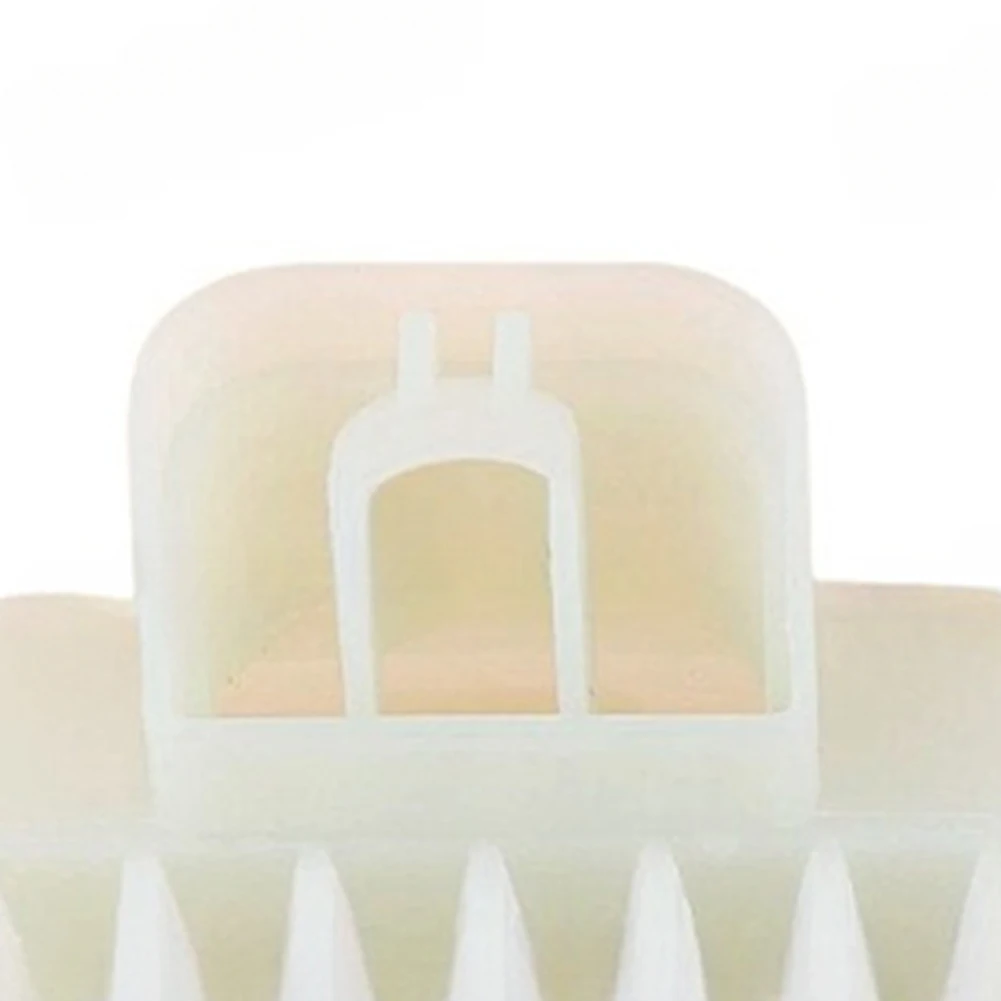 

Комплект воздушных фильтров, совместимый с бензопилами 435, 435E, 440, предназначенный в качестве прямой замены для моделей 544805403, 525318901.