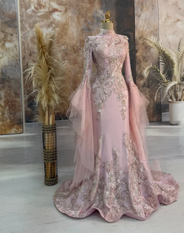 Rosa Arabisches Formelles Abendkleid Muslimisches Perlenverziertes فساتين سهرة Appliqué Glockenärmel Henna Kaftan mit Schleppe Ballkleid Maßanfertigung