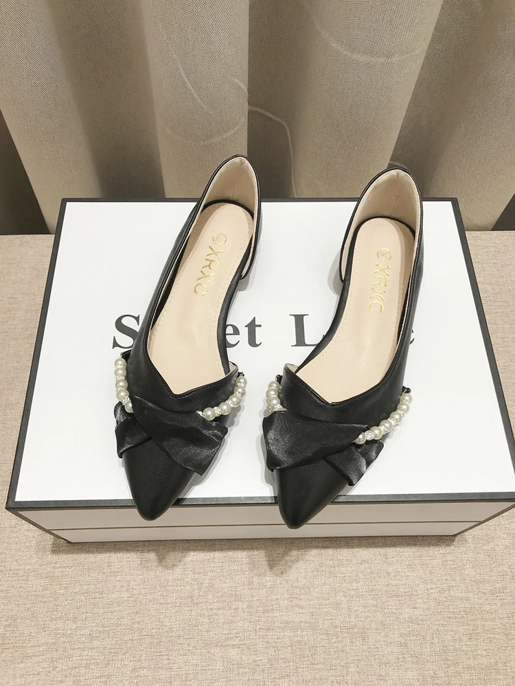 Women Flats 2023 Summer New Pearl String Bead Solid Color Leather Shoes Flat Heel Slip on Elegant Stylish Girls Princess Shoes