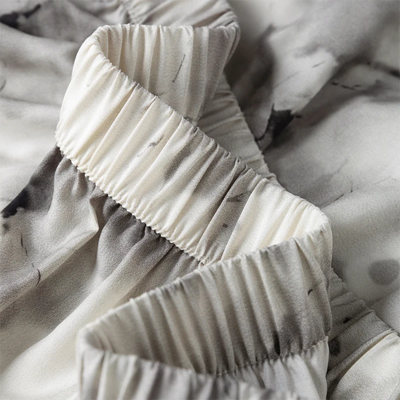 Rok Wanita Model A-Line dengan Potongan Lebar, Bahan 70% Sutra Mulberry dan 30% Katun, Cetak Tinta Putih Hitam, M1492