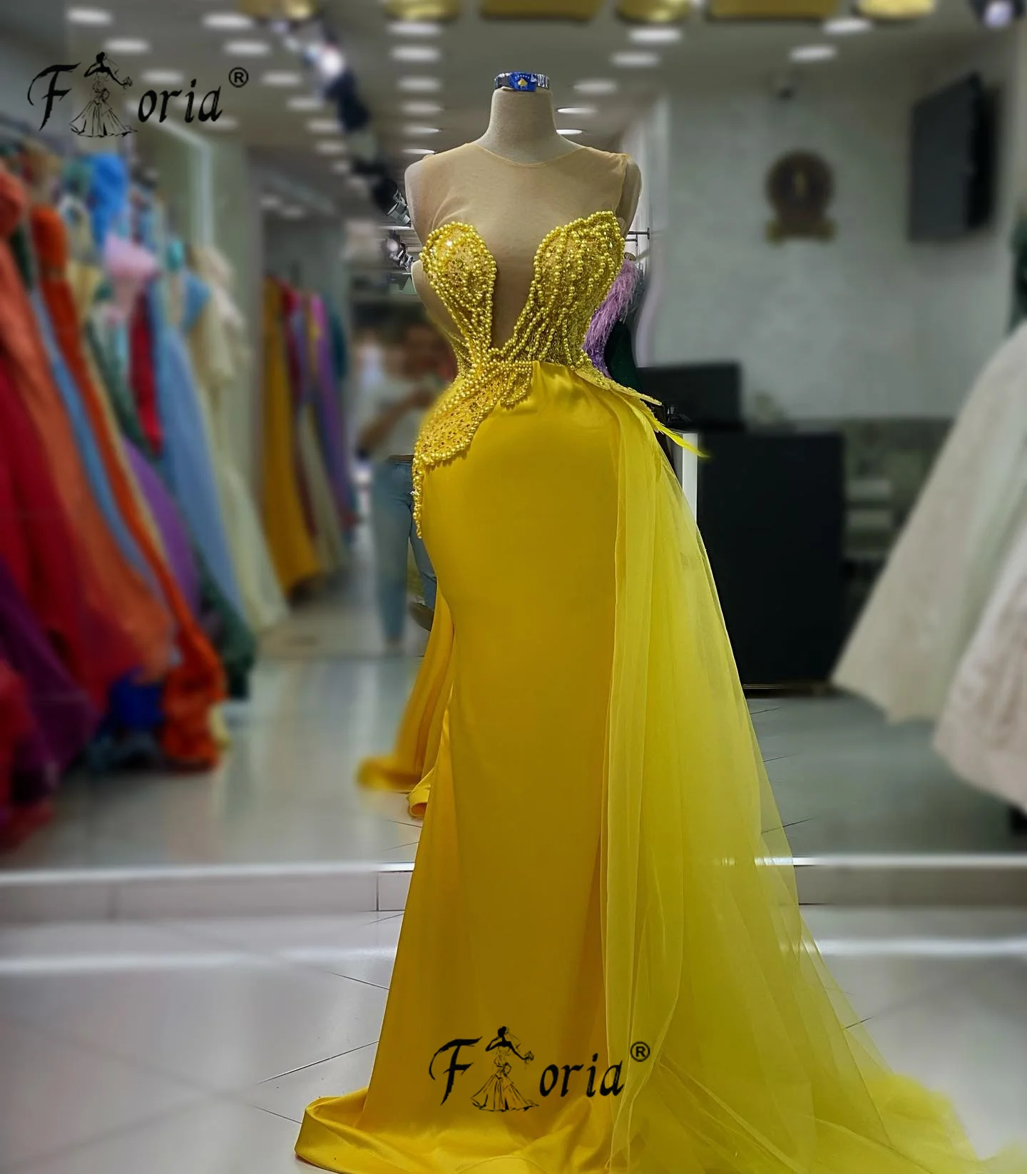 Yellow Sheer Pearls Beaded Formal Evening Dress with Side Tulle Tail Customize Satin Mermaid Wedding Reception Gowns Robe Soiree