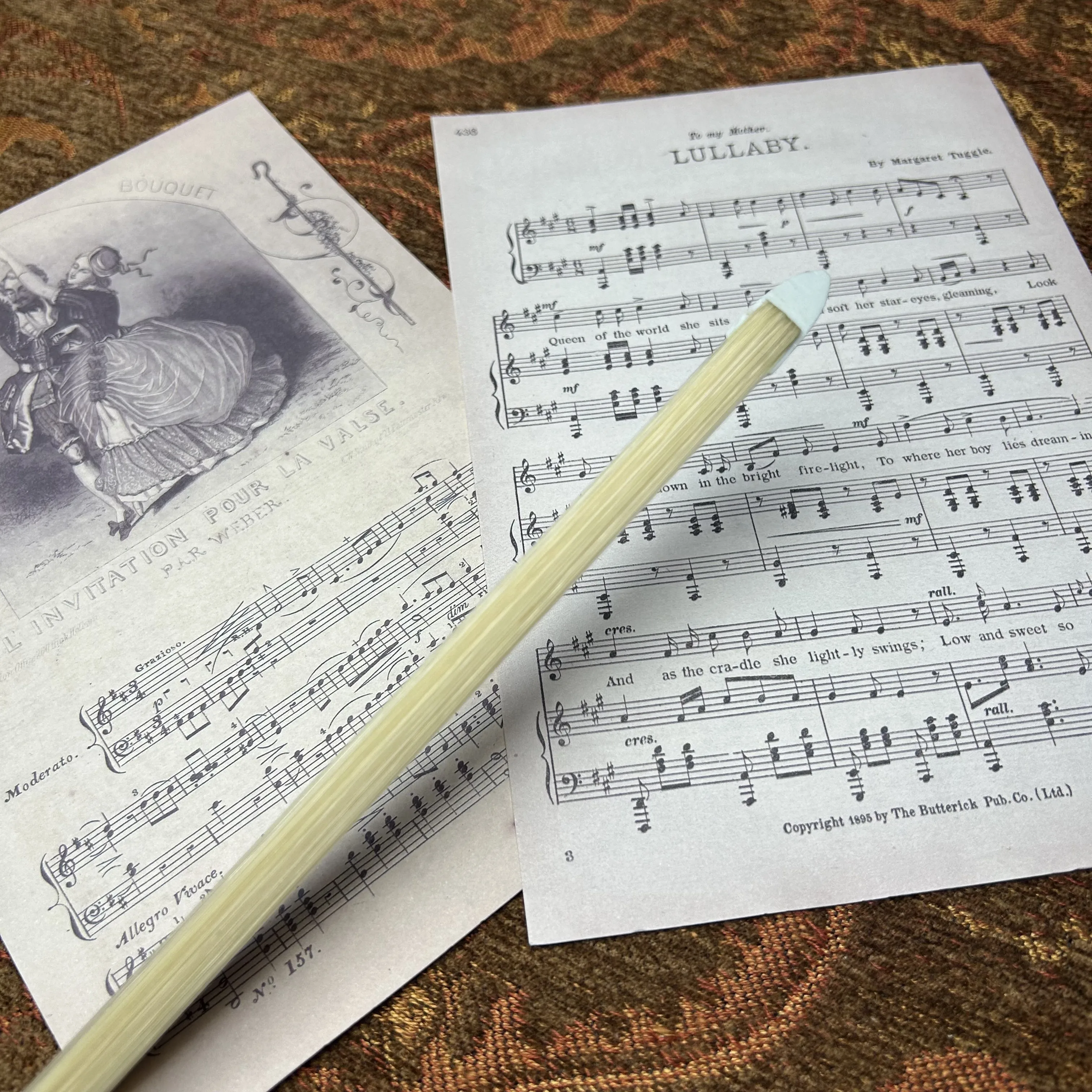 Hooqu رائجة البيع بالجملة اليدوية الكمان القوس جولة خشب الصندل الأبنوس الضفدع المهنية الكمان القوس 4/4