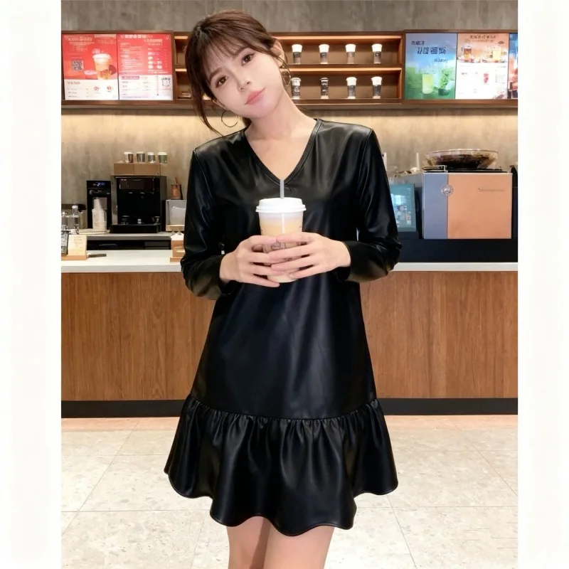 

Гладкое французское глянцевое элегантное однотонное лоскутное платье с длинными рукавами, весенне-осеннее модное платье из искусственной кожи с v-образным вырезом для полных девушек