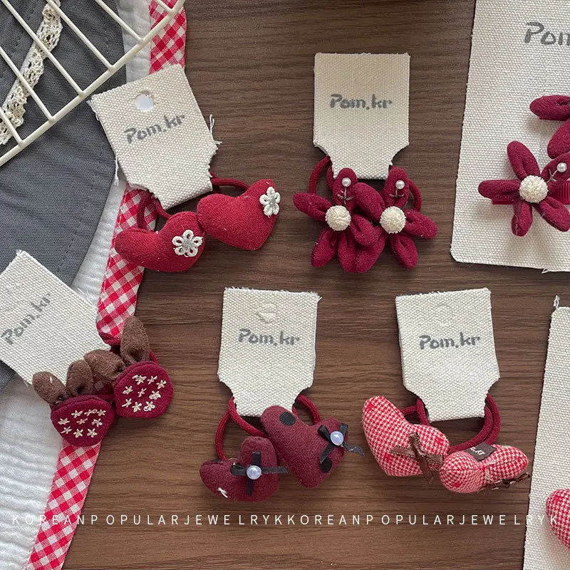 

Корейские детские аксессуары для волос, новое красное сердце, цветок, плед, милые, 2 шт., новогодняя челка, боковые зажимы, резинки для волос