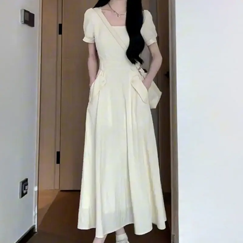 فستان صيفي نسائي لعام 2025 فساتين طويلة فتاة حارة بلون سادة جيب نحيف مناسب فستان قصير فساتين على طراز Fairycore الحلو