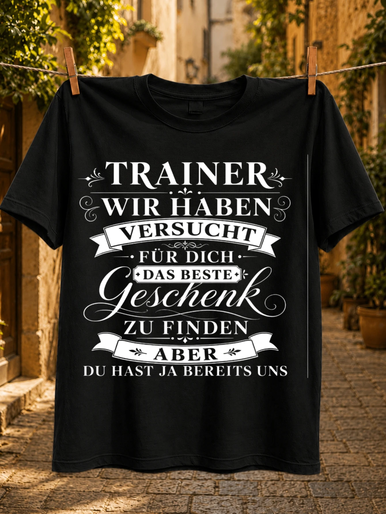 Cadeau pour entraîneur, texte d'appréciation orné, tourbillons, étoiles et message de remerciement sincère de la part de l'équipe, unisexe, t-shirt unisexe