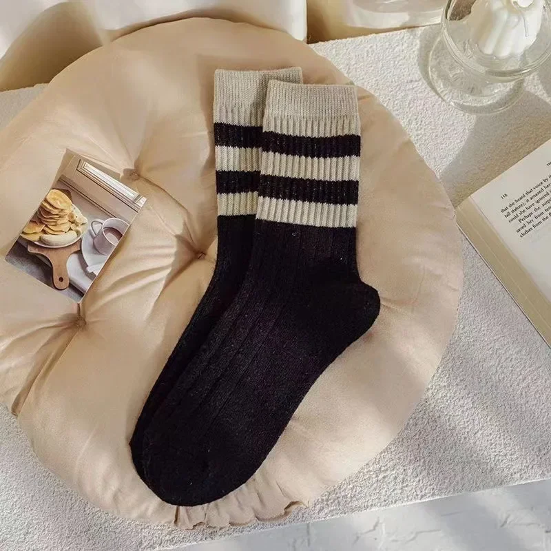 Fashion Korea Harajuku Socks Winter Warm Hip Hop Skateboard Sock Women Retro Striped Middle Tube Breathable Cotton Calcetines