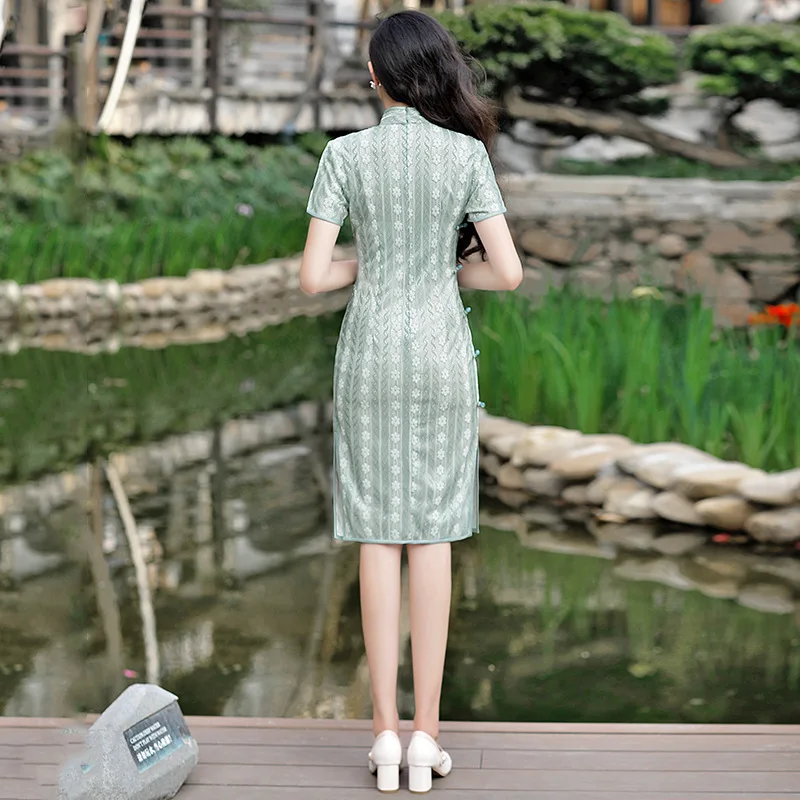 Chinese Style Costume Green Blossom Stripes Lace Cheongsam Stand Collar Short Sleeved Side Slit Slim Fit Banquet Dress for Women