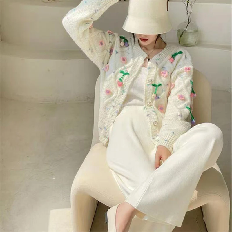 Chic Flower Embroidery Round Neck Cardigan 2024 Women Sweater Knitwear