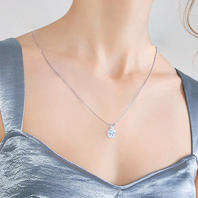 1Carat Moissanite Diamond S925 Sterling Silver Necklaces For Women D Color With GRA Certificate Can Be Detected By The Drill Pen