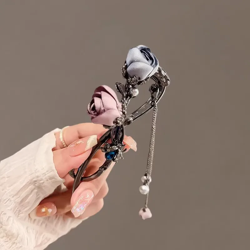 مشبك شعر بأحجار الراين واللؤلؤ المعدني والشرابات والكعكة وسبايك القمح ومشبك القرش