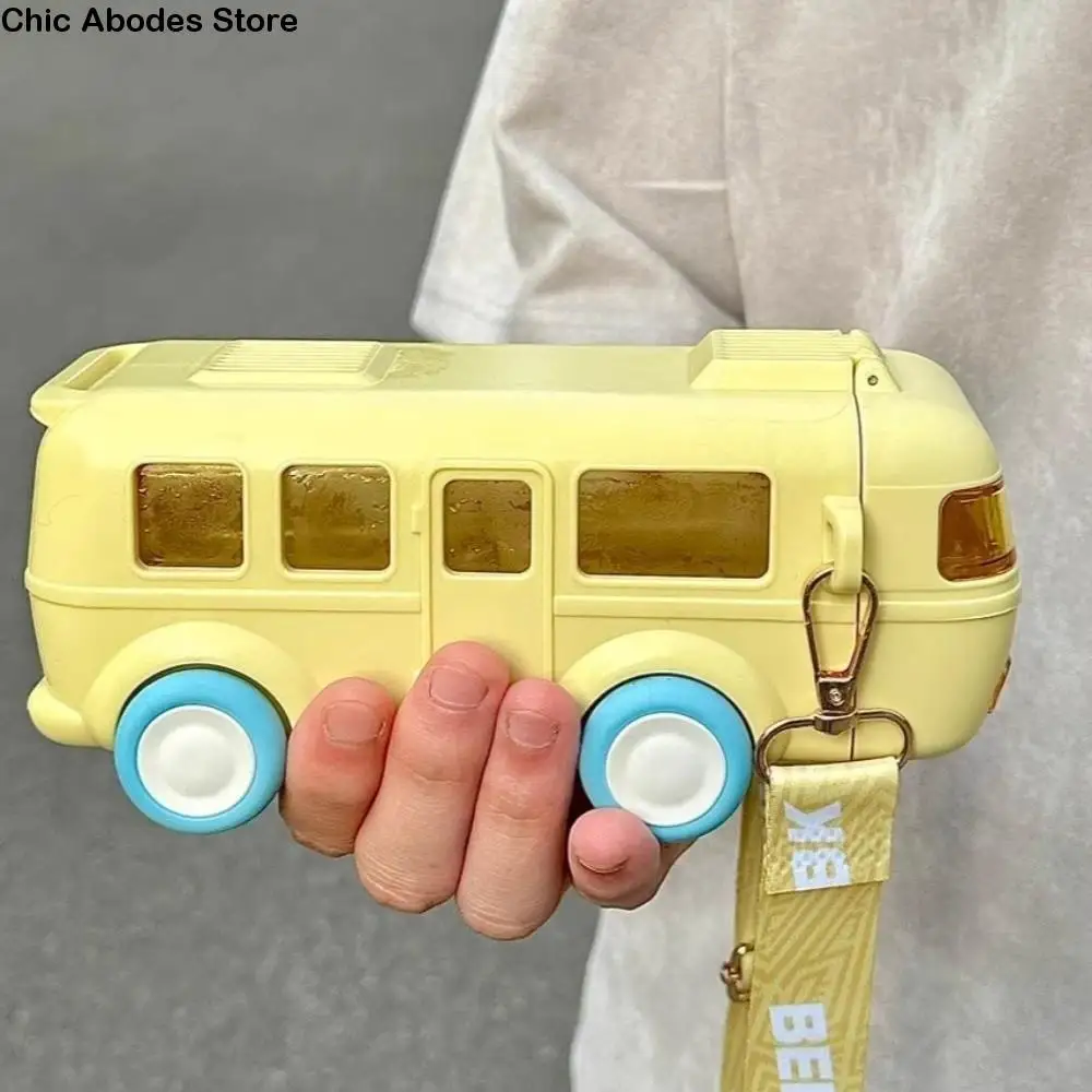

500 мл бутылочка для воды для детского автобуса, съемная герметичная соломенная чашка для воды в форме автомобиля с плечевым ремнем, милая детская бутылка для воды, школьная