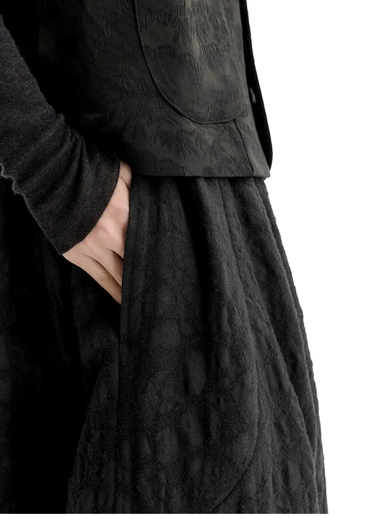Versatile Umbrella Skirt~Autumn and Winter 100% Wool Jacquard Skirt for Women, Black Flower Bud Skirt