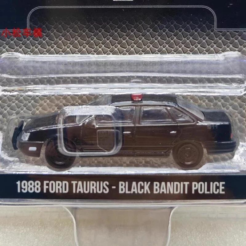

Green Light 1:64 1988 Ford Taurus - Gangster Police Limited Edition Alloy Model Original Wrapping Wall Hanging Gift for Friends