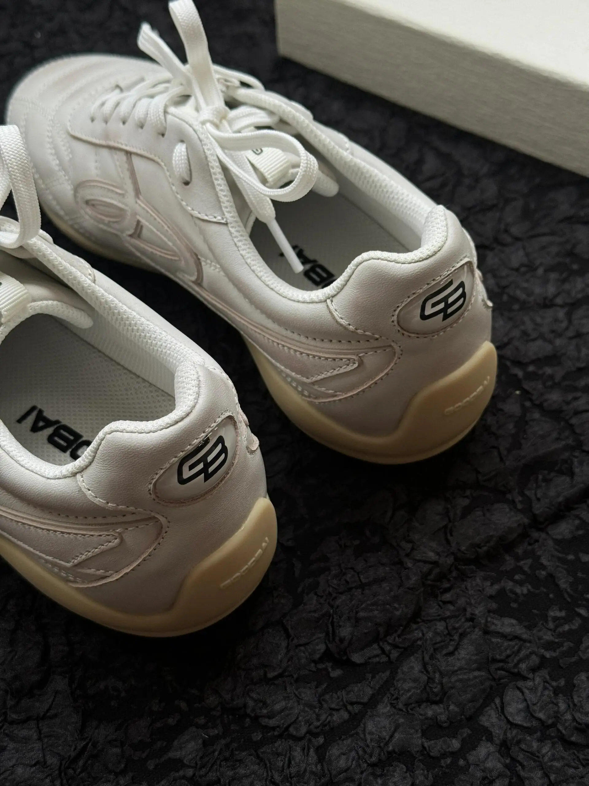 

Goodbai White Jingting Casual Deqin oes ex Agan Deqin oes Cross Strap Net Lined round Toe Rubber Outsole Leisure oes