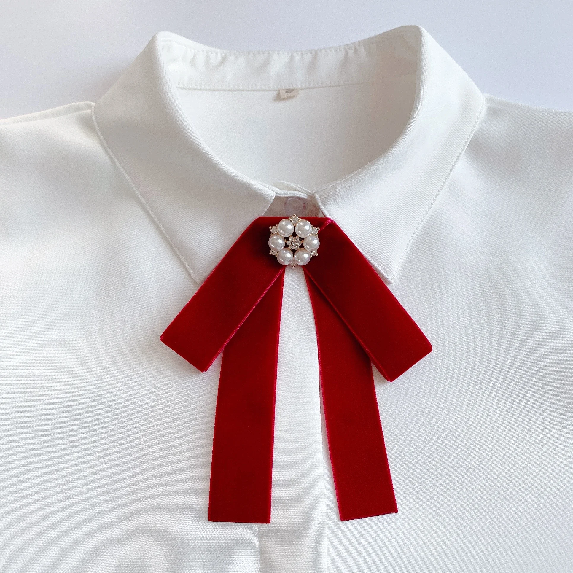 Flannel Bow Tie Brooch for Women's Girls Fashion British Korean Sweet College Style White Shirt Collar Flower Pearl Bowtie Pins