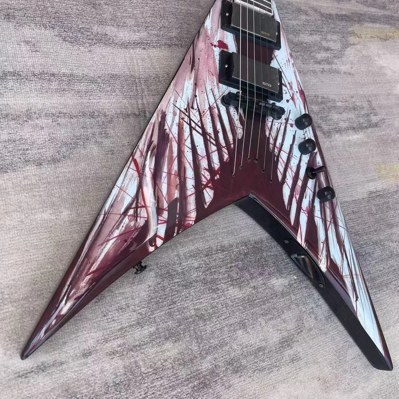 Death Metal Electric Guitar Triangular Tail Body Red Wing Paint Finish HH Sealed Pickups Hardtail Bridge 24 Frets Visual  Sonic view 3