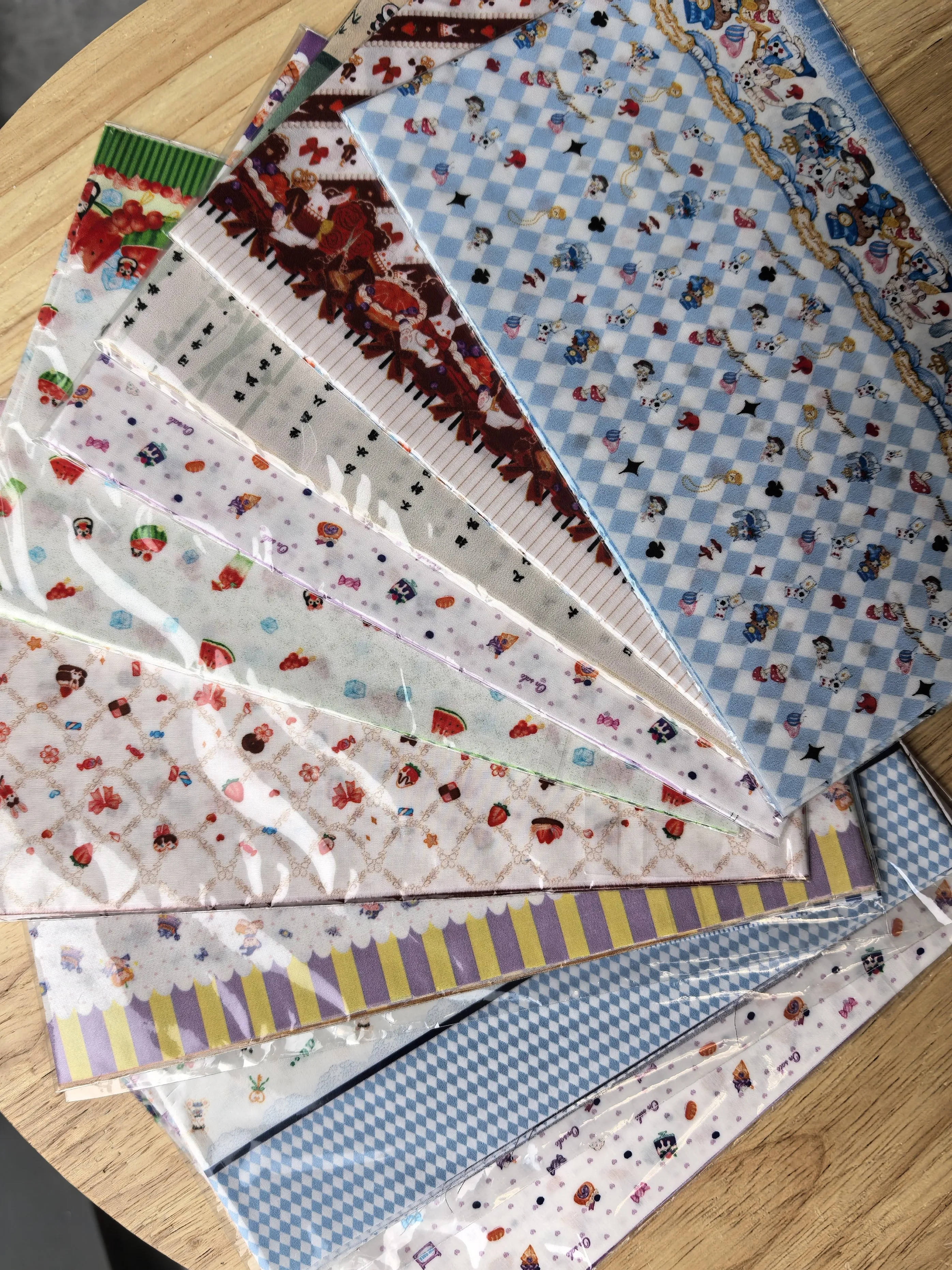 OB11 / Baumwollstoff für Puppenkleidung / BJD-Puppenkleidung – Positionierter Druck / Lolita-Stoff – Größe: 11 x 145 cm