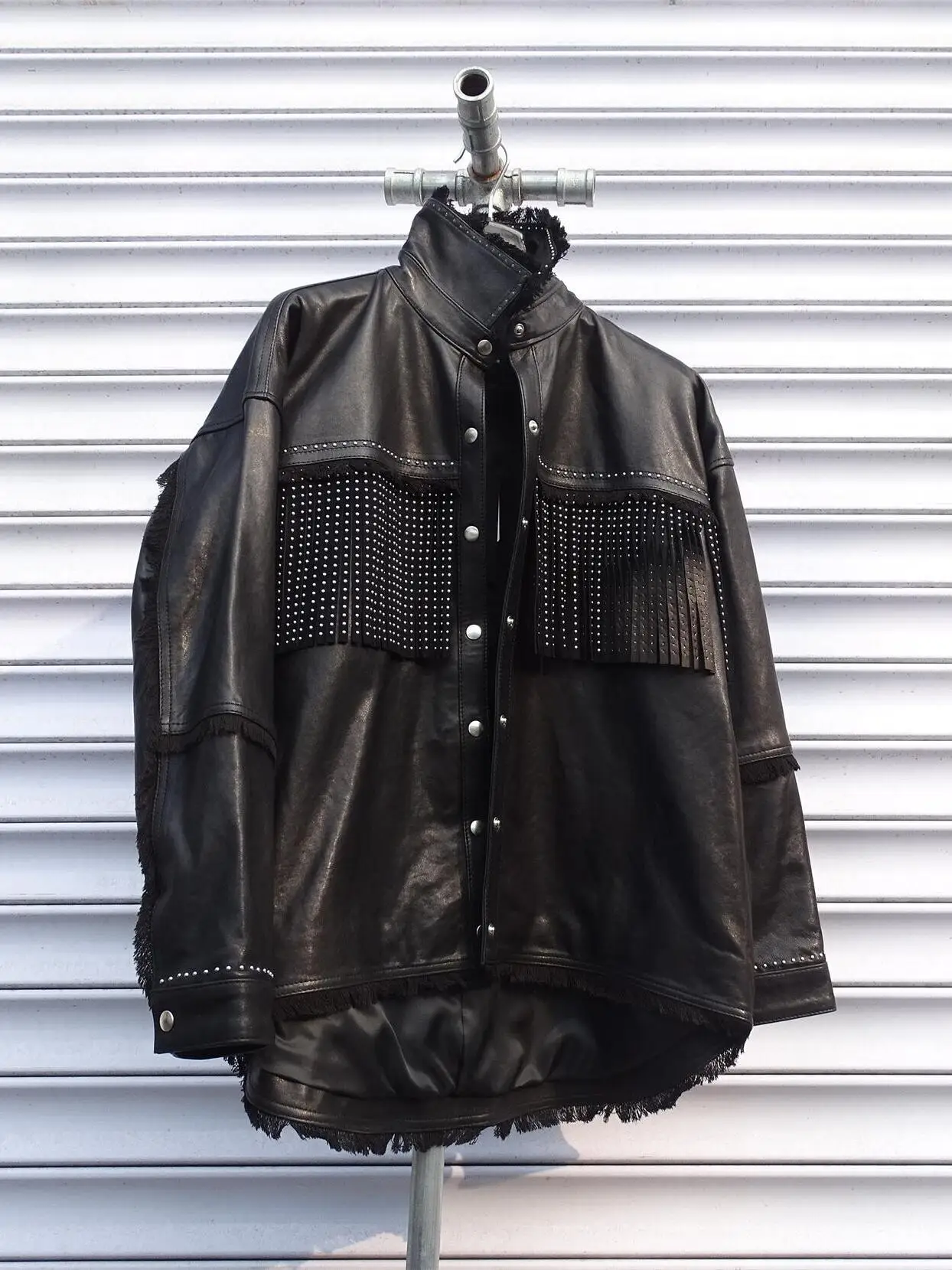 Rivetto fatto a mano in pelle ort Jaet Long Sve Colletto rovesciato Vera pelle eepskin Street Sle Slim Fit Primavera 2024