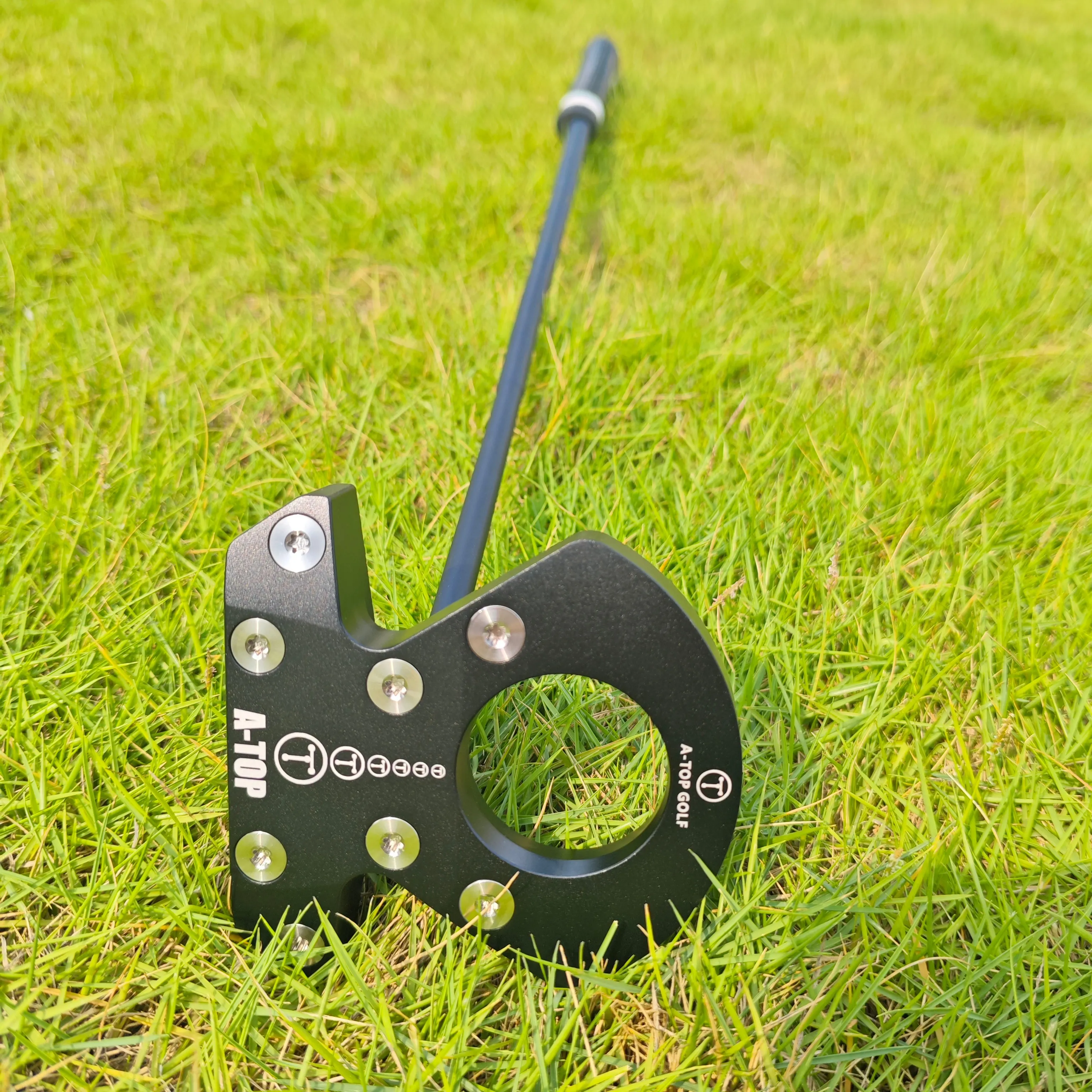 

High-performance Aluminum Golf Putter with Zero-Torque Stability, Ensures Even Ball Roll, Ideal for Practice
