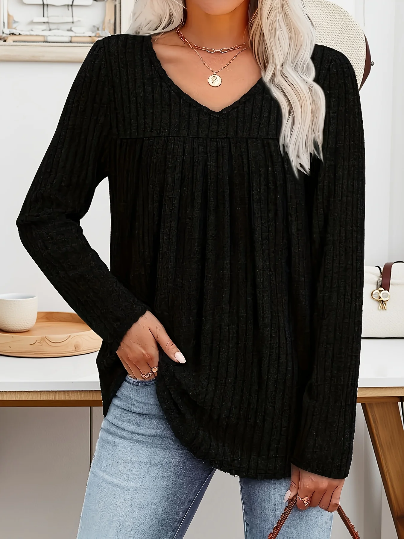بلوزة نسائية كبيرة الحجم فضفاضة، رقبة على شكل حرف V، بأكمام طويلة، بلوزة شتوية دافئة ذات ملمس ناعم، مقاومة للتجاعيد وقابلة للغسل في الغسالة، لون خالص مع طيات صدر وحاشية واسعة، نسيج صوف مريح