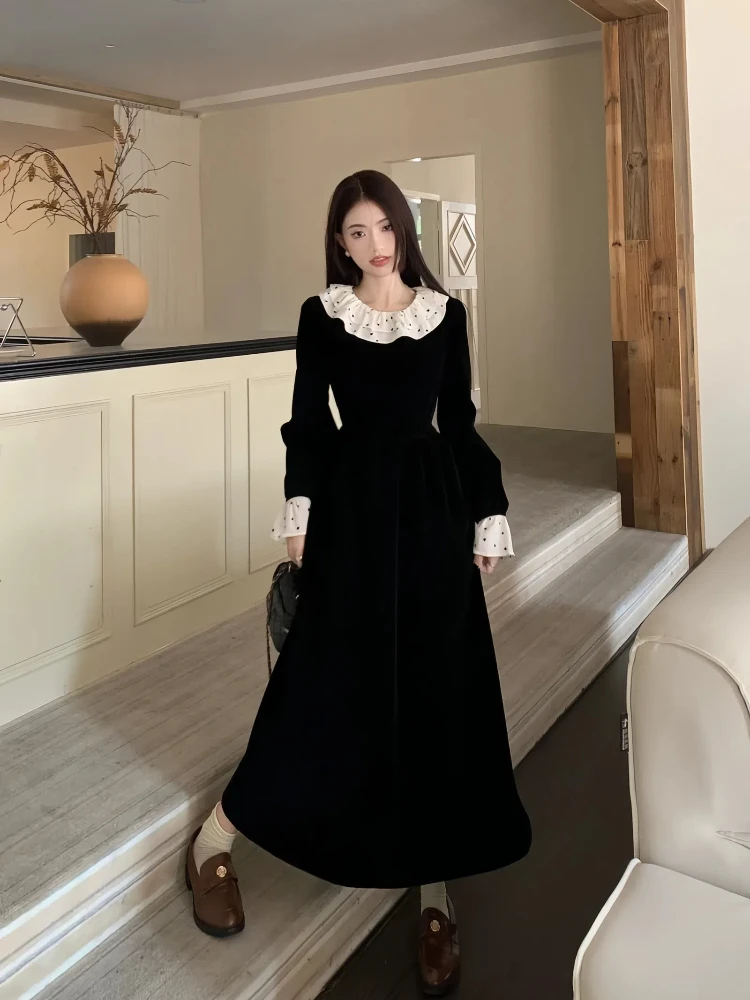 

2024 Autumn New Hepburn Style Waist Cinching Slimming Temperament High Waist A-line Skirt Lotus Leaf Collar Black Velvet Dress