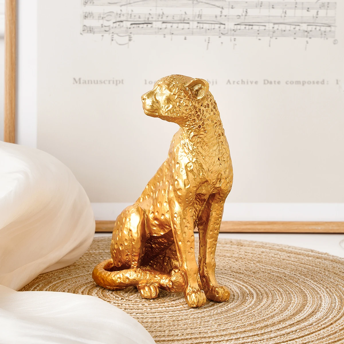 1 Stück, goldener, leopardenförmiger, hockender Dekoartikel für den Schreibtisch, geeignet für Arbeitszimmer, Eingangsbereich, Büro und Hoteldekoration – Detail 3
