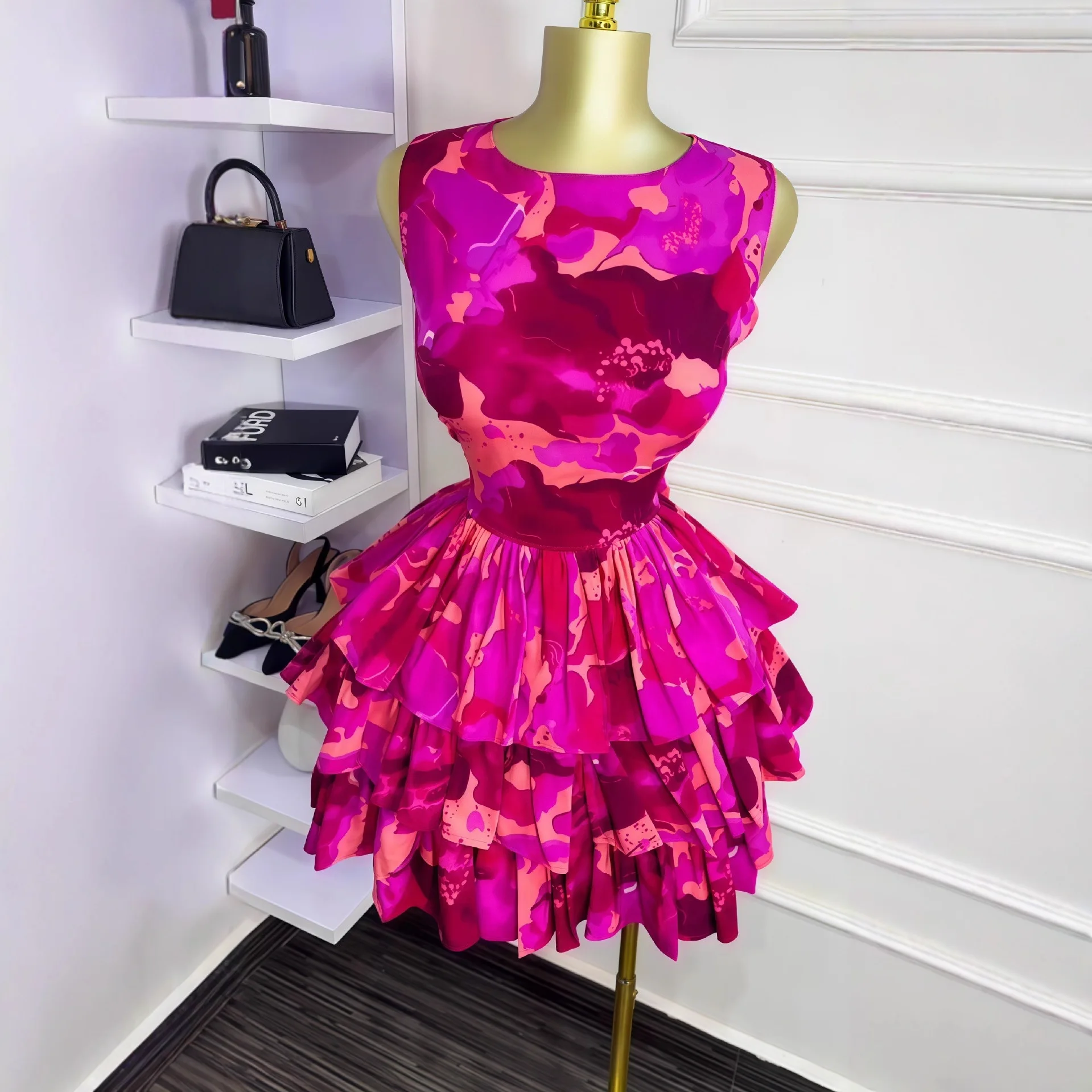 Women Floral Printed Dresses 2026 Spring New Sleeveless Cascading Ruffles Big Swing Ball Gown Fashion Pleated Cake Dress Party