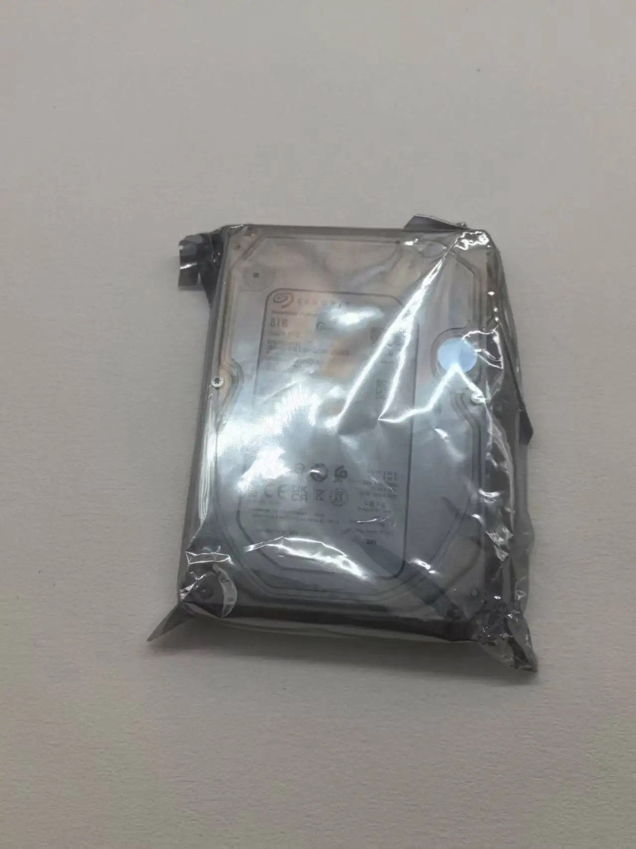 ST8000NM018B Série 7E10 8 TB 7200 RPM SAS 12 Gb/s 256 MB de cache (512n / 4Kn) Disco rígido empresarial de 3,5 polegadas