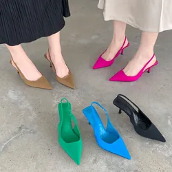 Sapatos agulha de dedo apontado para mulheres, salto médio, salto alto, costas vazias, sandálias verdes, verão, nova moda, 2024