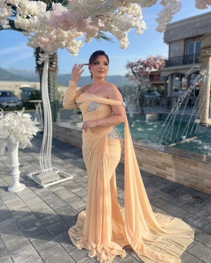 반짝 이는 긴 인어 댄스 파티 드레스 오프 숄더 크리스탈 셔링 쉬폰 리본 사우디 이브닝 가운 맞춤형