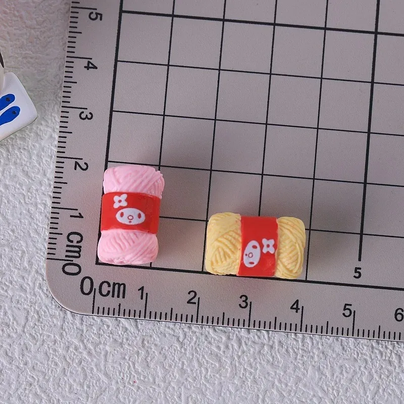 10 قطعة كرة غزل الكرتون محاكاة دمية مصغرة ديكورات منزلية سلسلة مفاتيح ذاتية الصنع سلسلة هواتف محمولة قلادة كرة صوف الراتنج