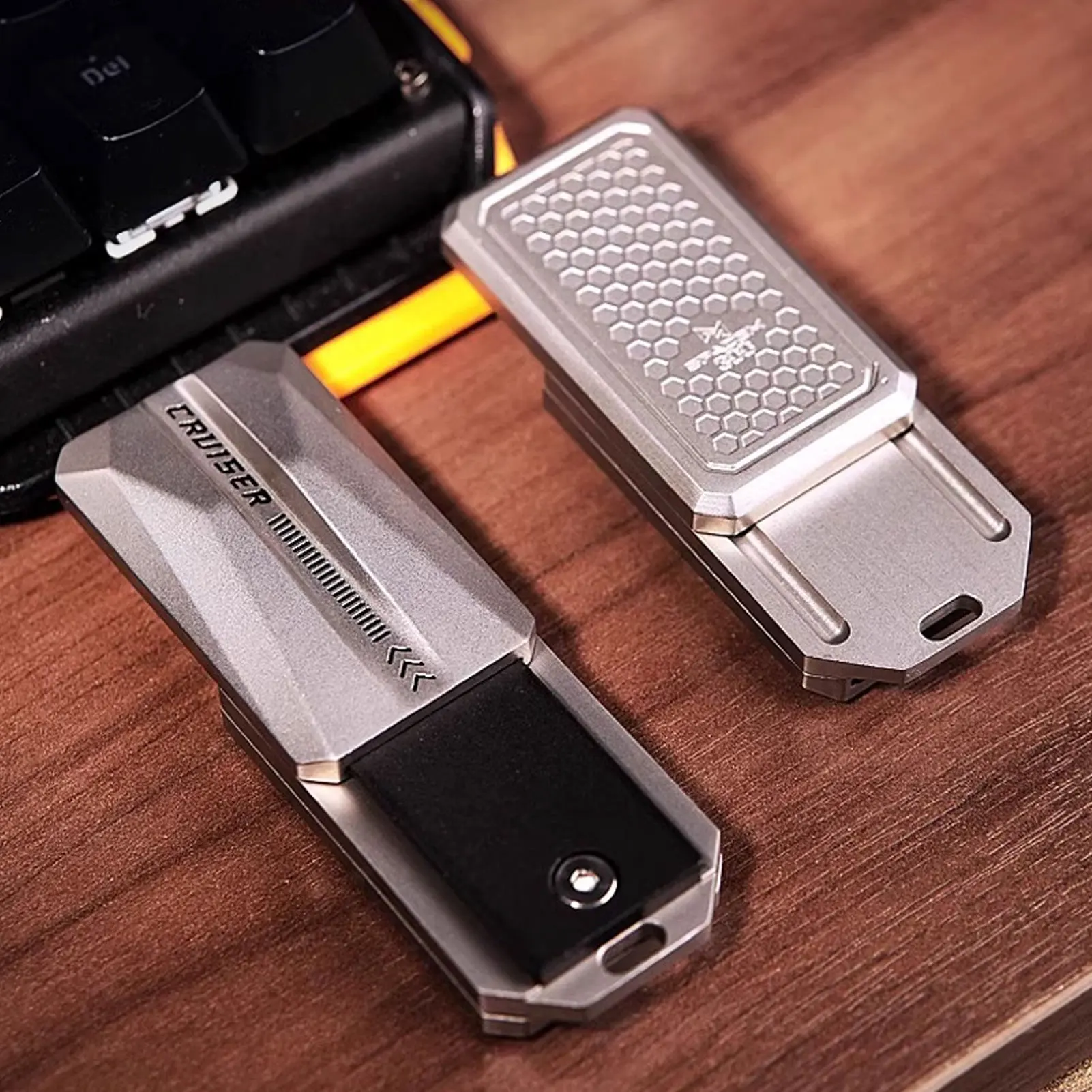 

EDC mechanical card-pushing slider, alloy metal fingertip gyro, anti-stress decompression toy, gift for adults and children