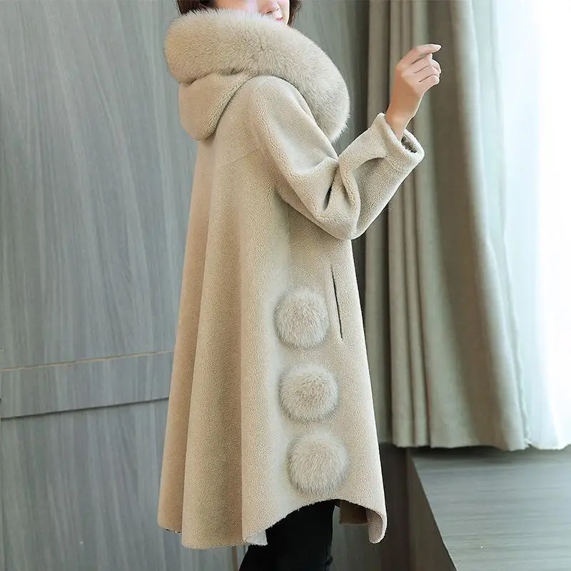 2023 New Granular Sheep Sheared Fleece Coat for Mid Length Winter One Piece Fox Fur Hooded High Grade Loose Comfortable Fur Coat