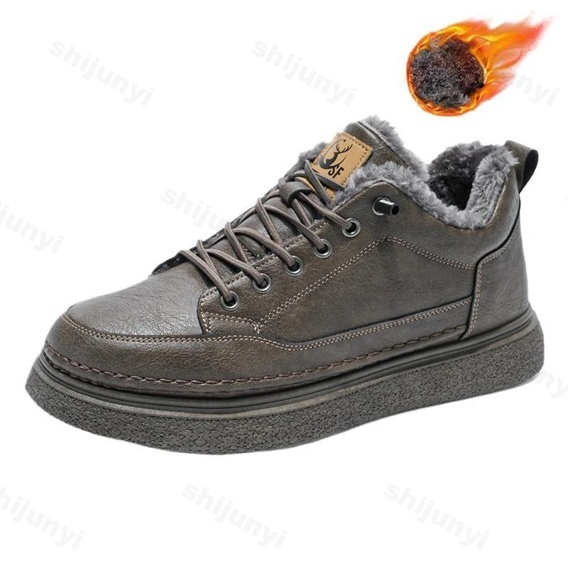 Sepatu Kulit Kasual Pria 2025 Musim Dingin Baru Sepatu Luar Ruangan Berbulu Tebal Hangat Sepatu Katun Tahan Air Anti Selip Penambah Tinggi Sepatu Pendek