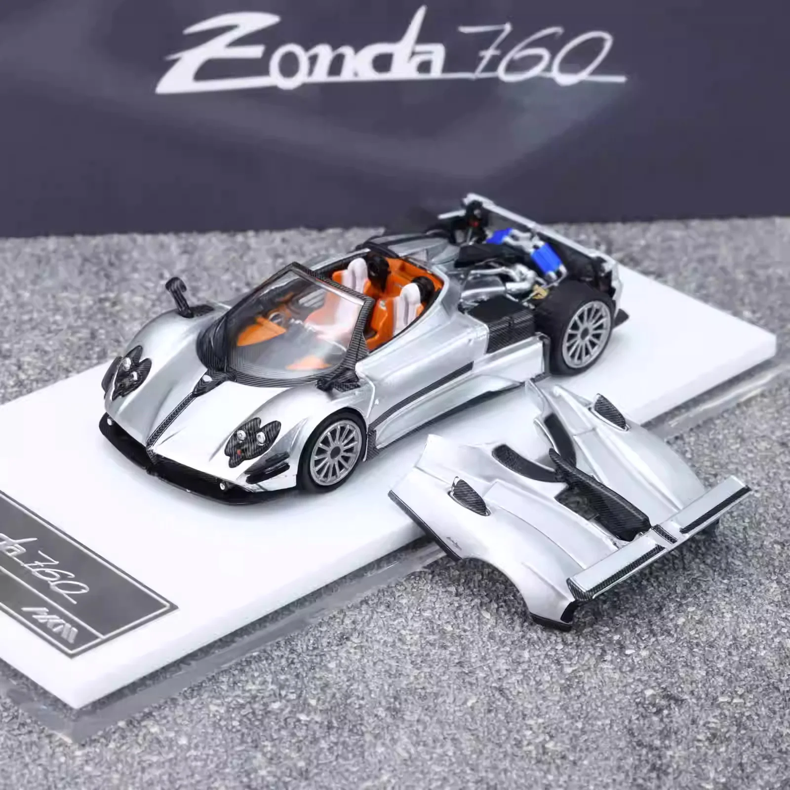 

HKM 1:64 Premium Limited Edition Zonda760 Roadster Alloy Car Model