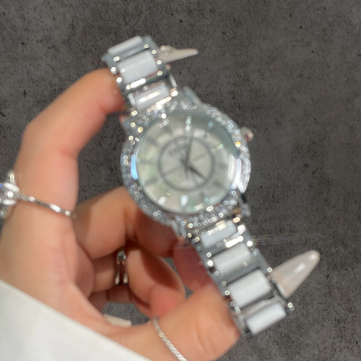 CILOA Relógio feminino de última geração com mostrador grande branco, 2025 nova moda casual presente de luxo, relógio de quartzo à prova d'água de última geração