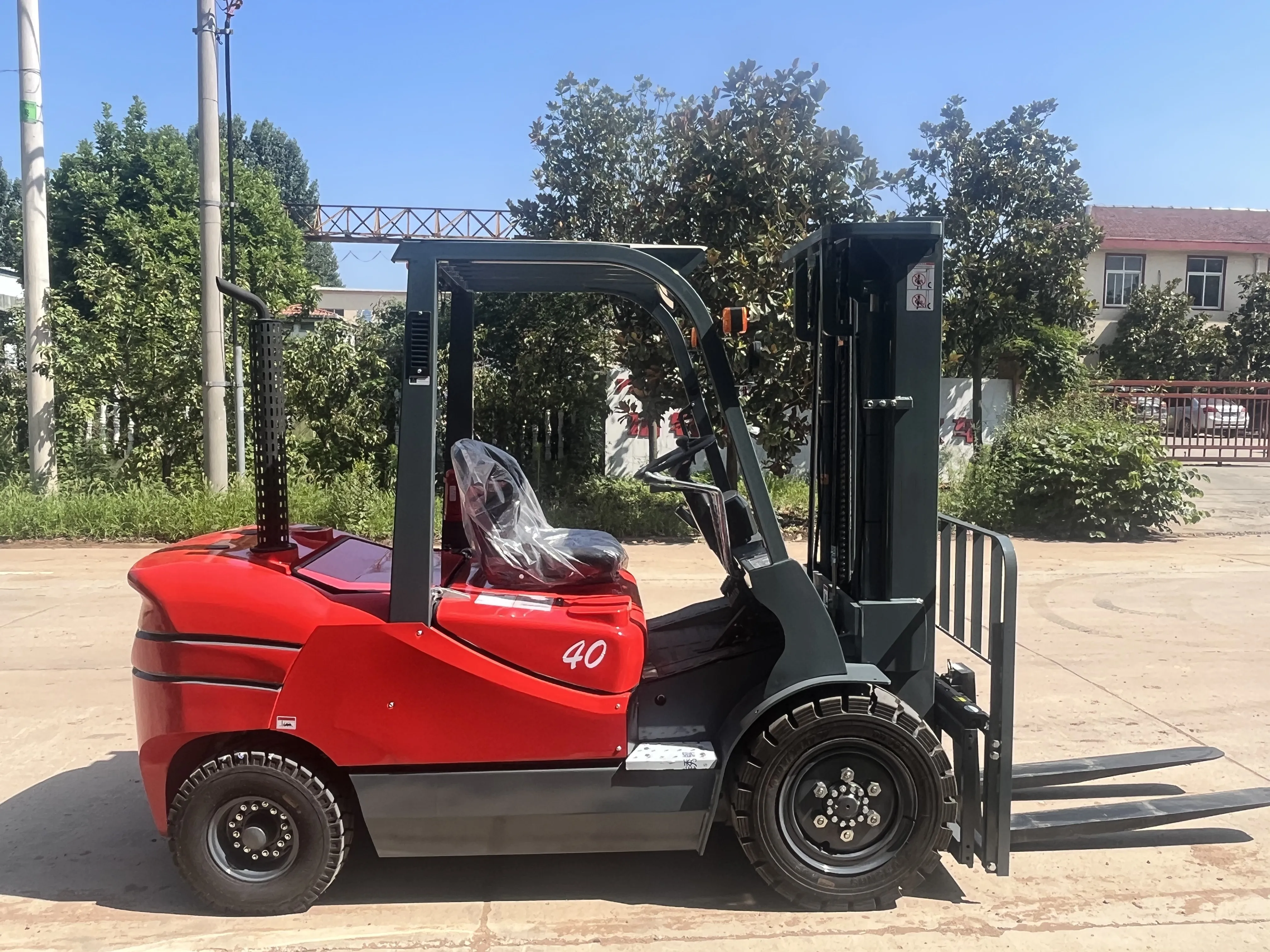 Chariot élévateur Diesel de 3 tonnes, 4 tonnes, moteur EPA couleur personnalisé, transport en entrepôt, petit chariot élévateur de 1 à 3 tonnes, peut être personnalisé