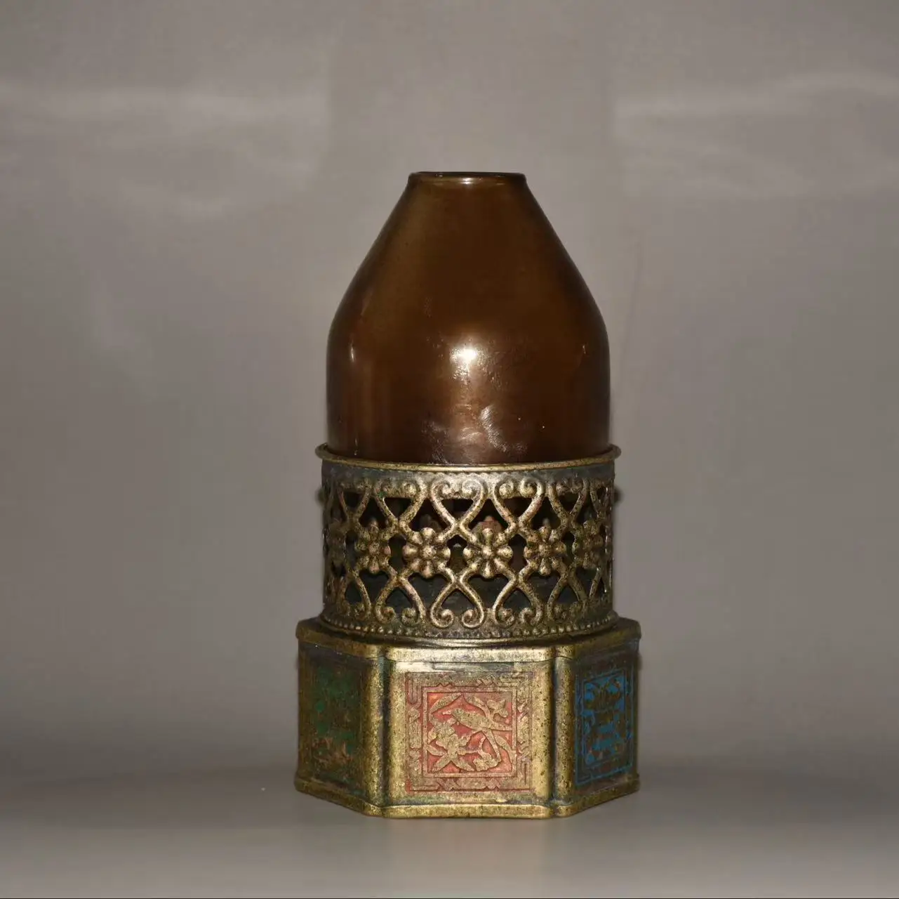 Lámpara de tabaco hexagonal cloisonné de latón de colección temprana, lámpara de aceite, pieza ornamental con delicado artesanía