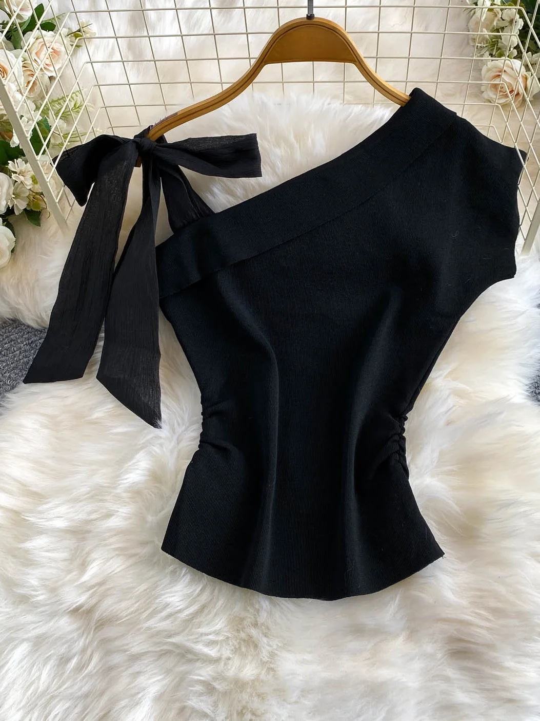Elegant Sexy Enchanting One-Shoulder T-Shirt Girl's Knitted High-Waisted Slimming Belted Ribbed Top Korean Style Short-Sleeve