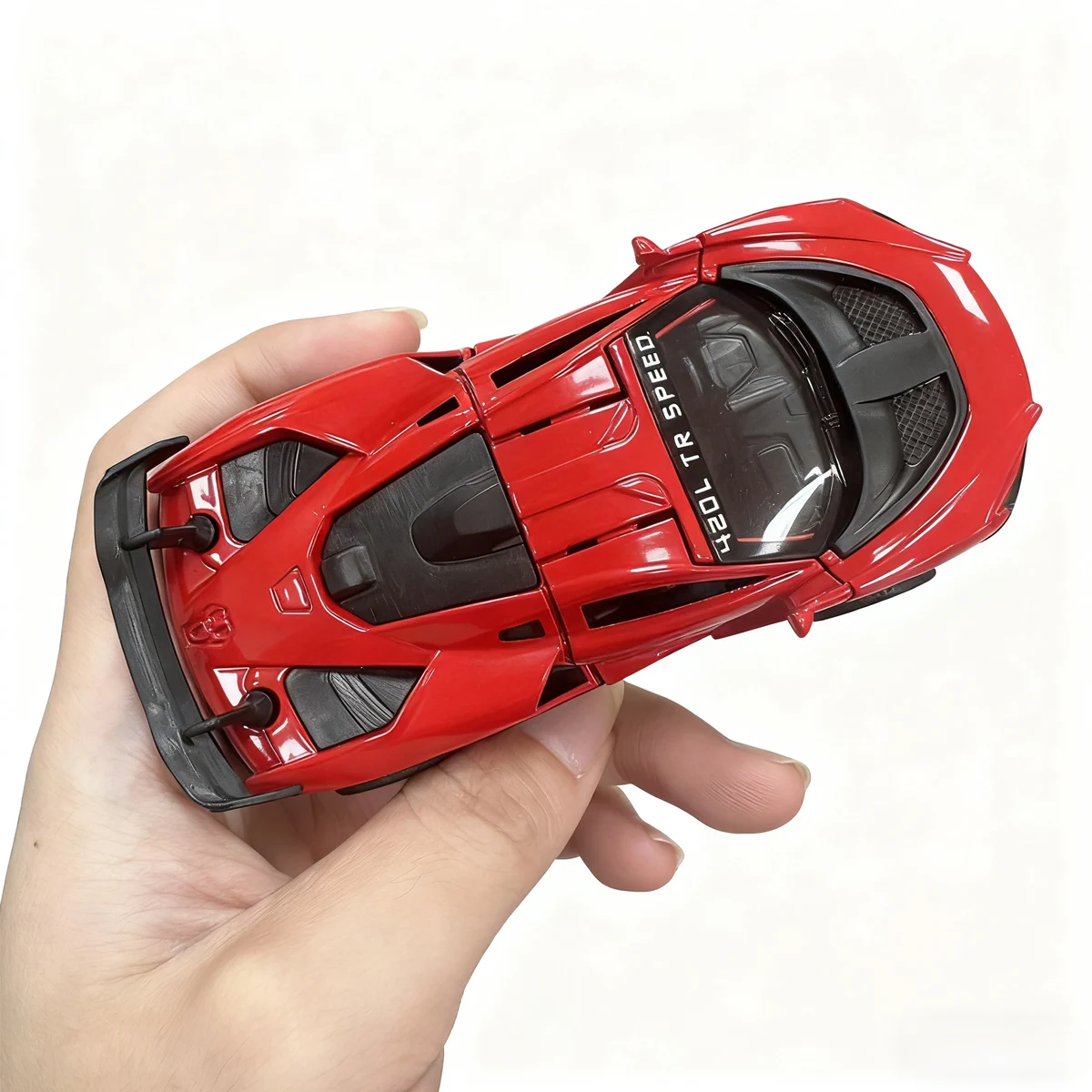 

Имитация миниатюрного литого под давлением гоночного автомобиля из сплава, игрушка для мальчика с открывающимися дверями, выдвижным назад, орнаментом для хобби, коллекционным подарком на день рождения и Рождество