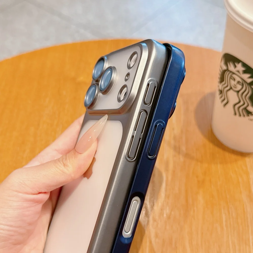 17 ProMax حافظة كبيرة غير لامعة مطلية بالكهرباء لهاتف آيفون 17Pro 17 Air Max غطاء صلب رفيع للغاية وشفاف من البولي كربونات مع طبقة عدسة